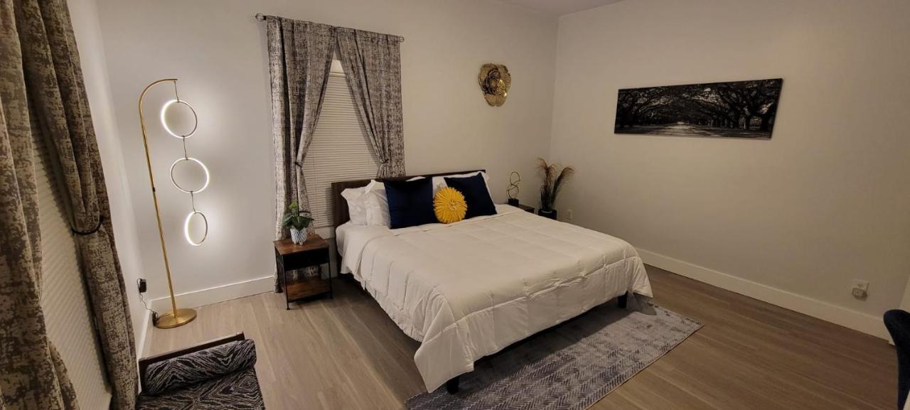 Serenity-2br Away From Home. 6 Min From Atl Airport * Atlanta