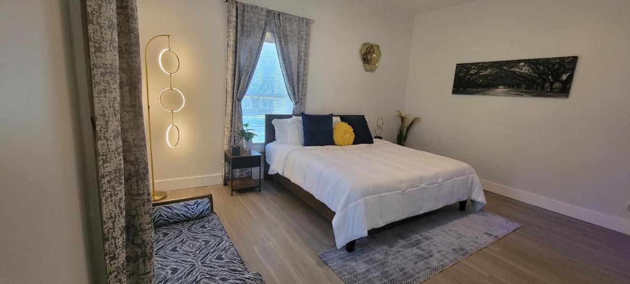 Serenity-2br Away From Home. 6 Min From Atl Airport Atlanta