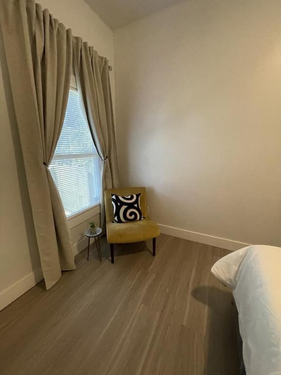 Serenity-2br Away From Home. 6 Min From Atl Airport Atlanta